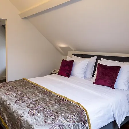 't Sandt Hotel 4*